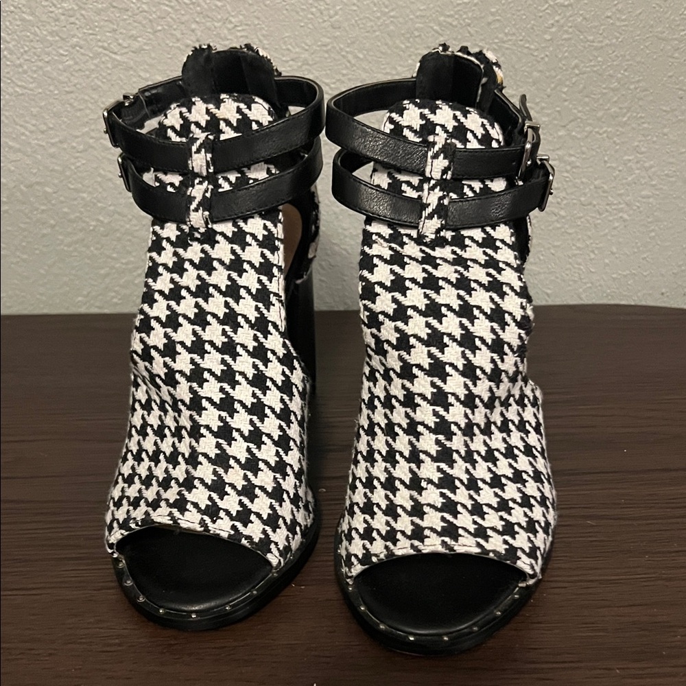 NY&C Houndstooth Peep-Toe Block Heels with Ankle Straps - Black & White - Picture 5 of 8